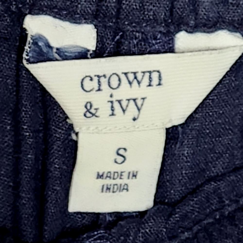 Crown & Ivy Navy Ruffle-Hem Shorts - Picture 3 of 4
